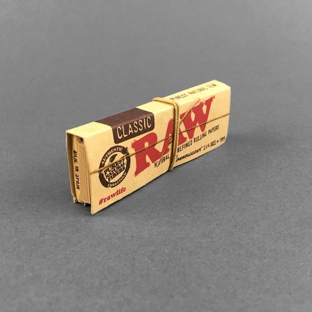 Papers RAW Connoisseur 1 1/4 Size